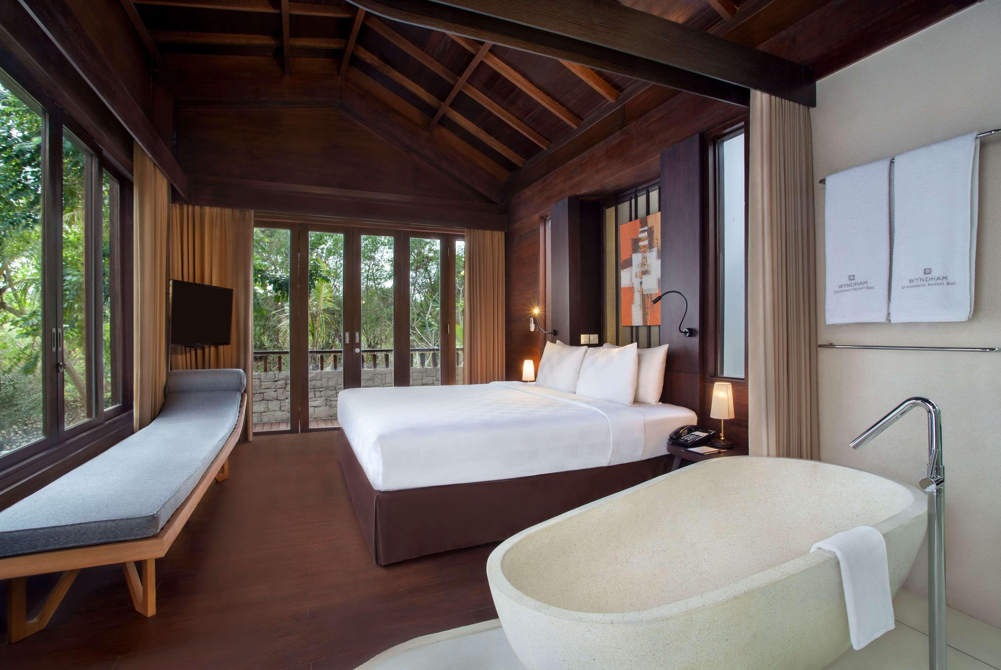 Wyndham Dreamland Resort Bali Uluwatu Exterior foto